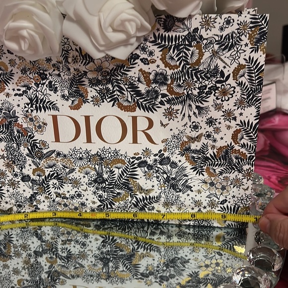 GlammitCreations Arrangement with Real Dior Bag - Remote - Picture 5 of 12